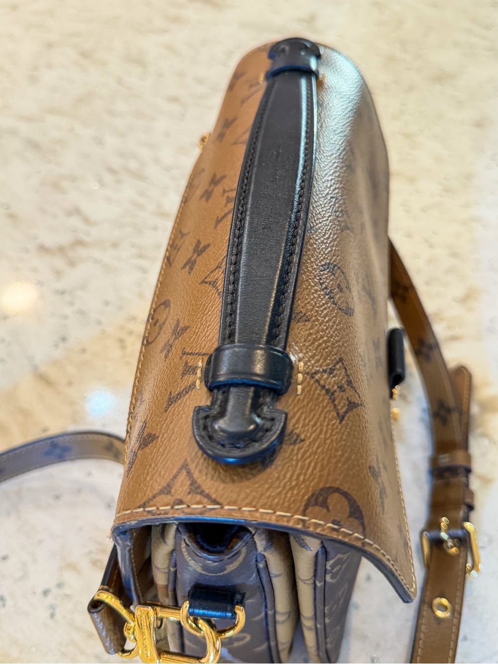 Louis Vuitton Reverse Pochette Metis - Picture 6 of 15